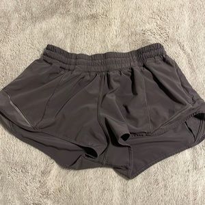 Gray Lululemon low rise hotty hot short 2.5in